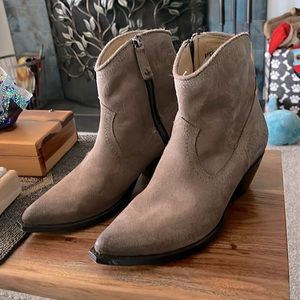 Frye size 10 ankle western style boots